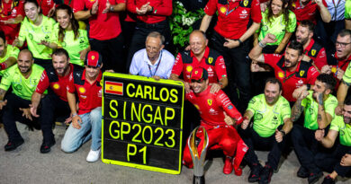 FÓRMULA 1 – CARLOS SAINZ QUEBRA SEQUÊNCIA DE VITÓRIAS DE MAX VERSTAPPEN NO GP DE CINGAPURA