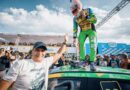 STOCK CAR – Nelson Piquet Jr. vence GP BRB e recebe troféu das mãos do pai em Brasília