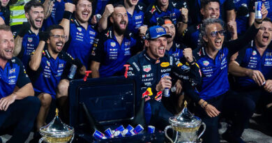 Fórmula 1 – Grande Prêmio do Bahrein – VERSTAPPEN VENCE A PRIMEIRA DO ANO COM A RED BULL RACING